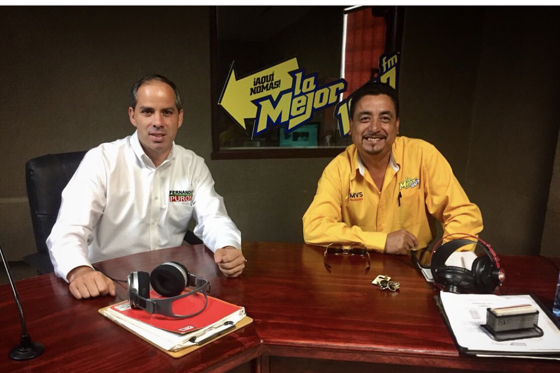 Estamos en vivo con <a href="/Mancillasd/">Clemente Mancillas</a> en La Mejor 100.7FM, desde Acuña, presentando nuestras propuestas para mejorar las condiciones de las escuelas públicas y los salarios de los maestros 📻✅