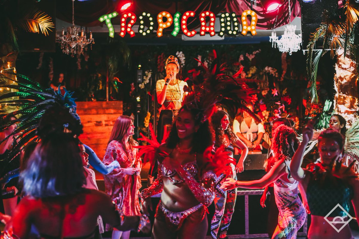 AJKnight11's tweet photo. @TropicanaLDN hosted @dybrkr yesterday morning. Unbelievable to see so many people enjoying yoga and carnival vibes before 8am! Great event from @MaxwellsGroup Events Team. https://t.co/YBNIKeF958