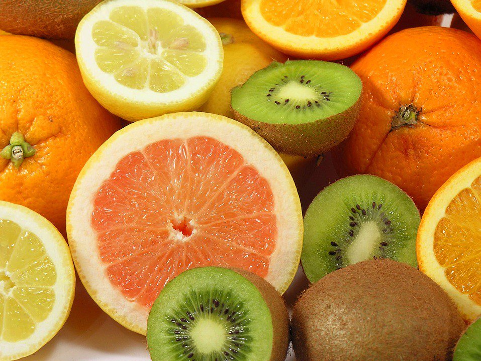 cvsaludable's tweet photo. La #Fructosa es un azúcar natural localizado en la miel, la fruta y los vegetales de raíces.🍌🍏🥕 https://t.co/CiH4KIZeYF