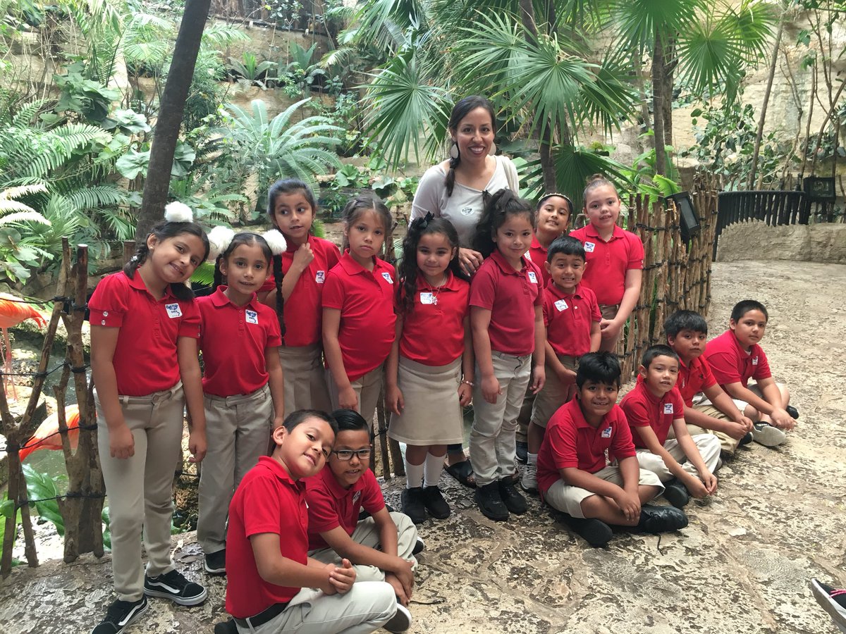inroom116's tweet photo. Yesterday’s field trip to the @worldaquarium was super fun! #msoctx https://t.co/EePyt3RKBg