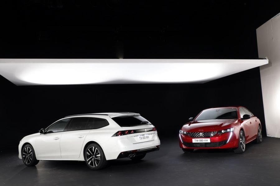 LeClubPeugeot13's tweet photo. #nouvelle508sw face à #nouvelle508 berline 🦁🚗🚘☀️🌞⛱️

#peugeot #508 #508sw #peugeot508 #frenchcar #frenchcars #Mondial2018 #break#peugeot508sw #new508 #newpeugeot508 #newpeugeot508sw https://t.co/mmbGRRL4sI