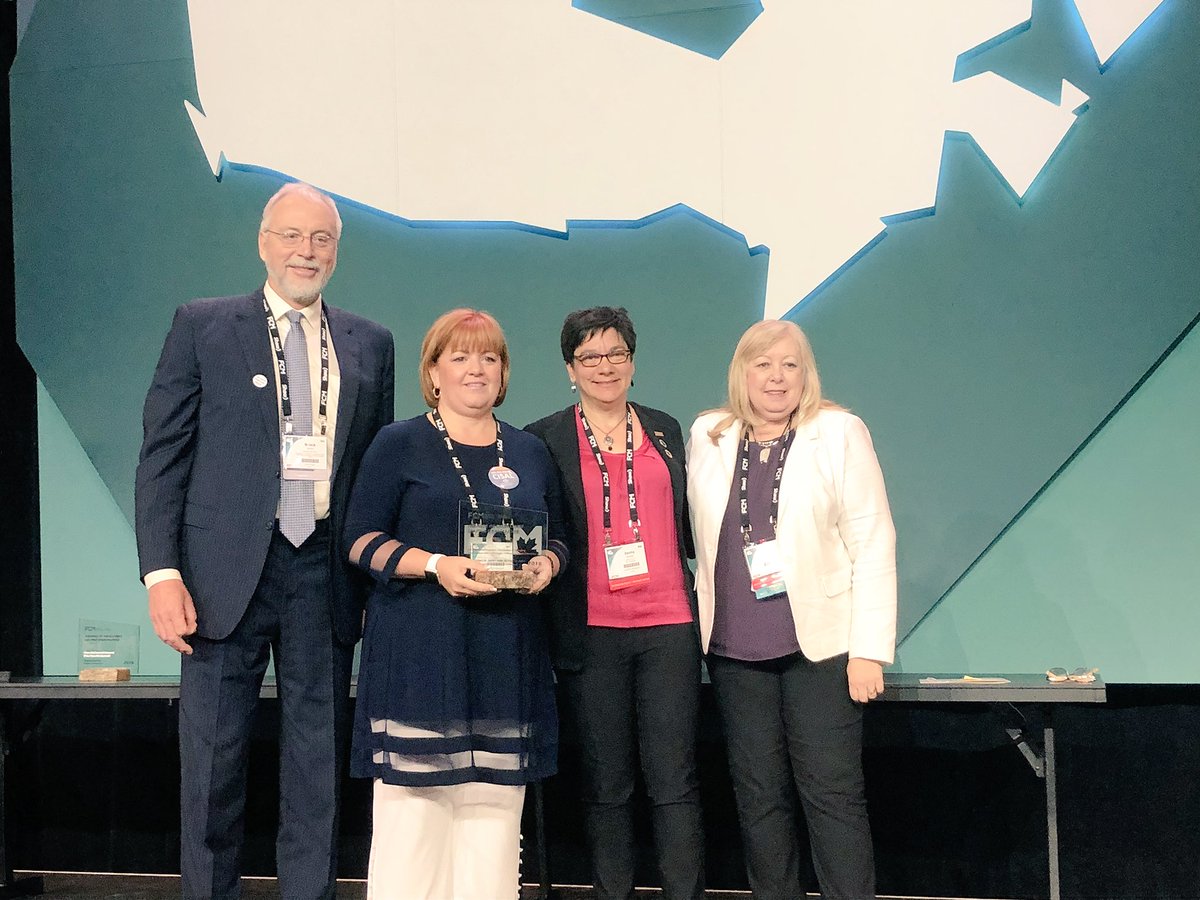 FCM_online's tweet photo. Another hearty congratulations to the winners of FCM's 2018 International Awards at #FCM2018AC - the city of @fortstjohn, led by @lori_ackerman; Kent McMullin, of @CityofEdmonton; and @DebraButton. Learn more about their achievements: https://t.co/SVPhAT3vqi https://t.co/VuTfH7PxSD