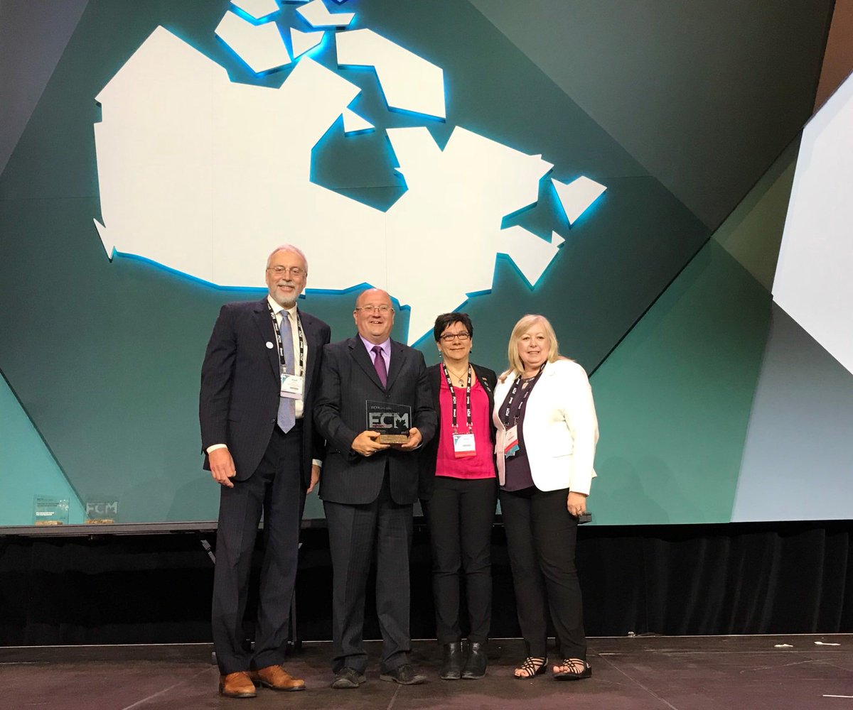 FCM_online's tweet photo. Another hearty congratulations to the winners of FCM's 2018 International Awards at #FCM2018AC - the city of @fortstjohn, led by @lori_ackerman; Kent McMullin, of @CityofEdmonton; and @DebraButton. Learn more about their achievements: https://t.co/SVPhAT3vqi https://t.co/VuTfH7PxSD