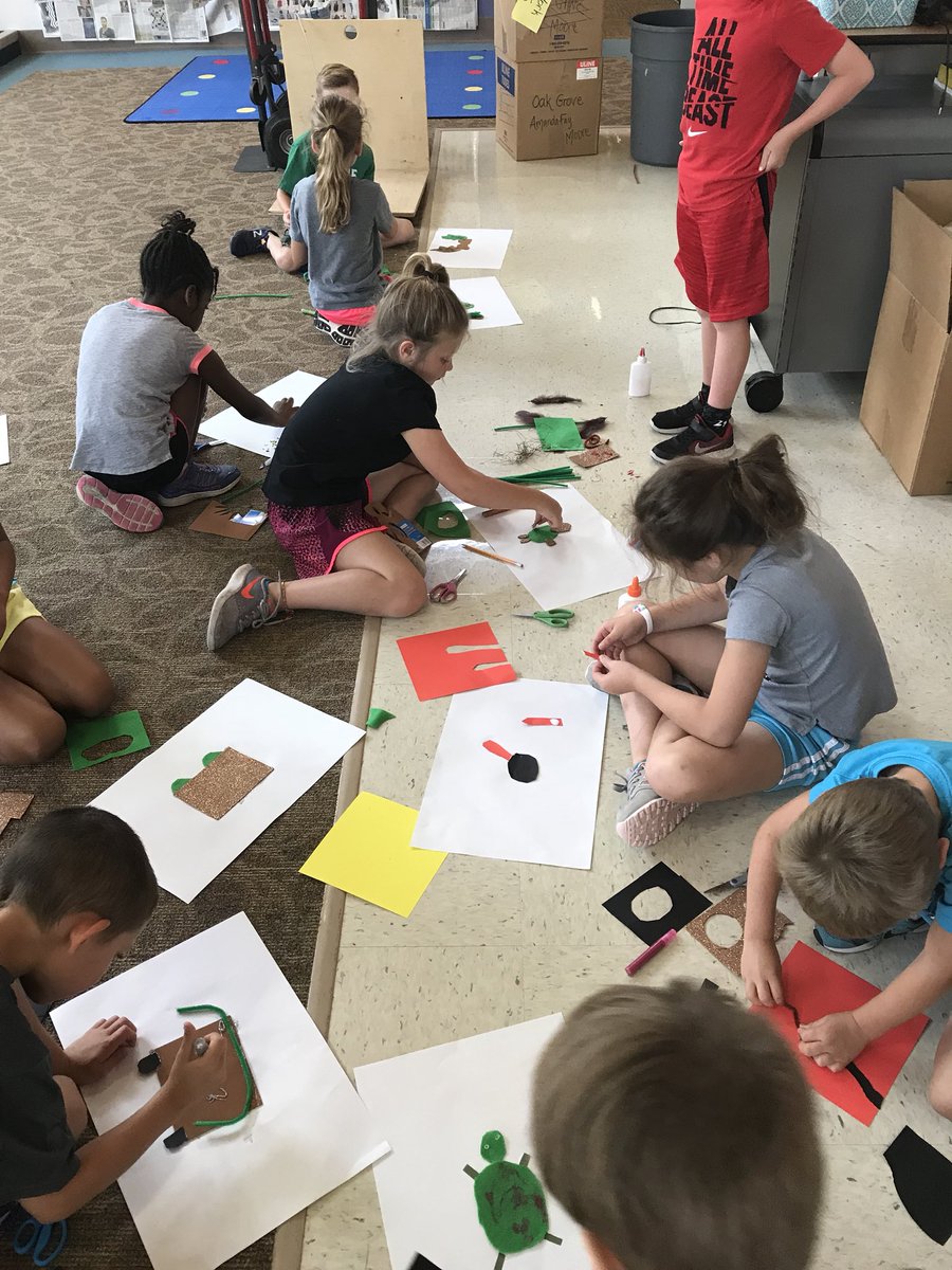 Mrs_Hoglund's tweet photo. MWSU friend sharing her story, lesson, and creativity with us this morning. The kids LOVED creating their own Leaf Men 🍂🍃 #MWSU #steam #ellisonrocks #oakgrovegrizzlies #SJSDProud https://t.co/3Hb6Ld8396