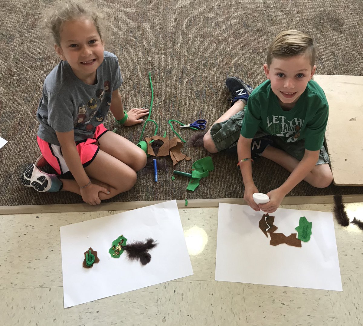 Mrs_Hoglund's tweet photo. MWSU friend sharing her story, lesson, and creativity with us this morning. The kids LOVED creating their own Leaf Men 🍂🍃 #MWSU #steam #ellisonrocks #oakgrovegrizzlies #SJSDProud https://t.co/3Hb6Ld8396