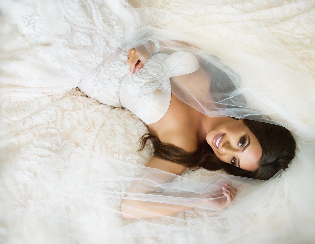 dimitrasbridal's tweet photo. Real #dimitrasbride Ivi set major #bridegoals in @InbalDror #weddingwednesday #realbride #chicagobride #weddings #bride #weddingdress #bridalgown #weddinggown #bridalinspo #weddinginspiration #weddingphotography #bridetobe #weddingday #bridalstyle #ido #shesaidyes #dimitrasbridal https://t.co/i1KMqhntwL