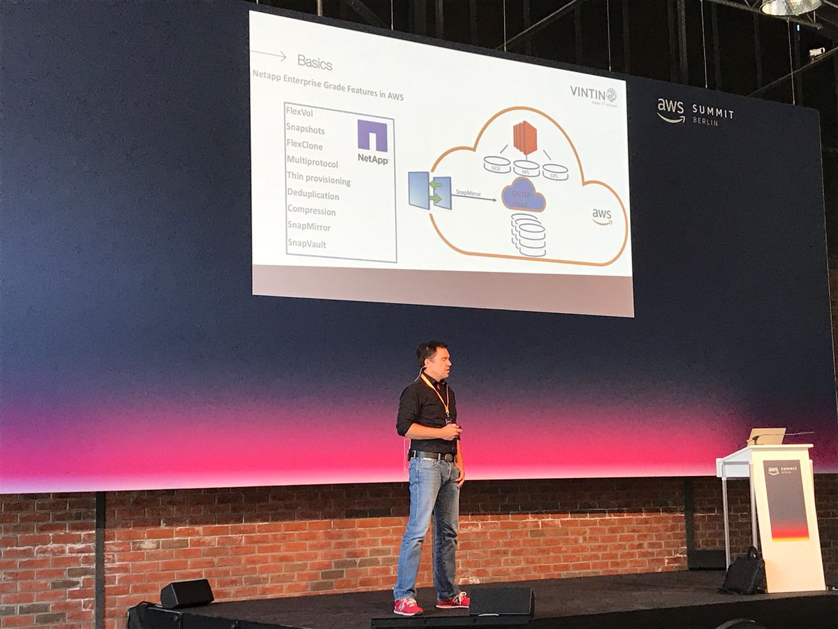 VINTIN_GmbH's tweet photo. Vortrag von @ChophWau auf der #AWSSummit2018 
👏👏Cooler Vortrag - cooler Typ - cooles Unternehmen #VINTIN https://t.co/2HMlPWMxe1