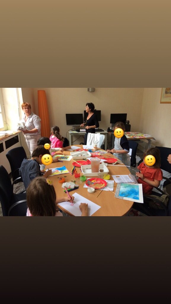 VBeux's tweet photo. @BernadetteRagot Dans le cadre de cette belle expo, aujourd'hui c'était le jour de l'atelier enfants pour des artistes en devenir! Merci aux adultes qui ont encadré cette activité très appréciée et merci aux enfants pour leur créativité! https://t.co/3Fa2PP5Kkl