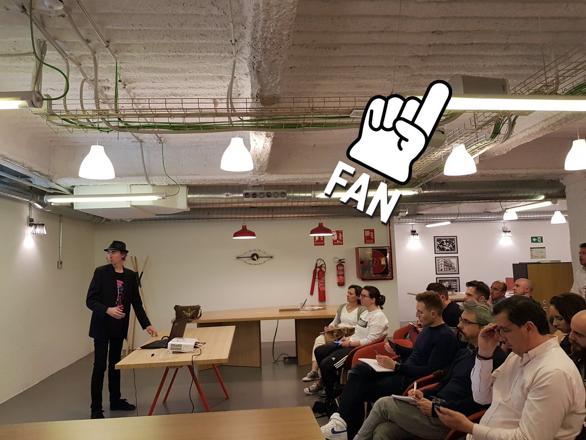 AnaAramendia's tweet image. Un crack #DavidCarrasco...no seremos &quot;spamers infectos&quot; ni haremos &quot;basura cósmica&quot; 🤖👩‍👧‍👦✌ #SEO #marketingdigital #SpacesRío