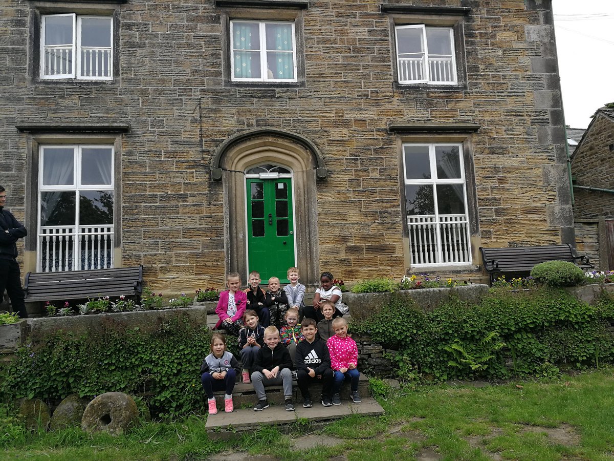 Y2Stradbroke's tweet photo. @StradbrokePri Our home for the next few days 😀 https://t.co/CfaKw6NJ4p