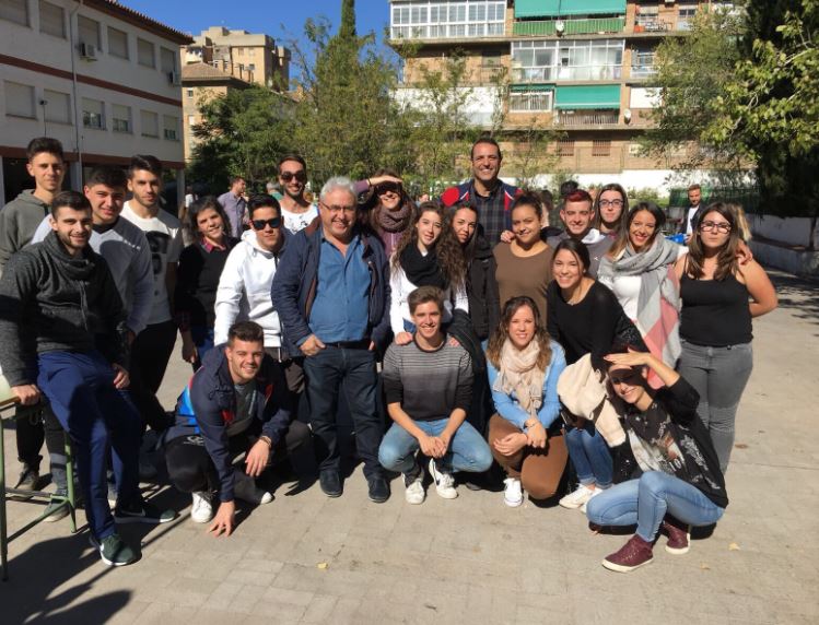 jmalex's tweet photo. Beatriz @beaavila08, alumna que ha cursado dos ciclos de grado medio, nos habla de su Experiencia en #CyACartuja https://t.co/15J76smBj5 https://t.co/0J1vnKxsId