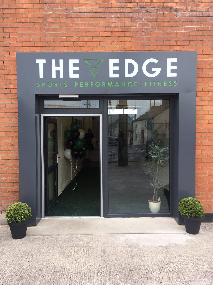 What an entrance! 👌👍🏼🤗 we would like to wish our new neighbors all the best <a href="/theedgefitness/">The Edge Fitnes</a> #supergym #wearetheedge #augher #signagebyNovah