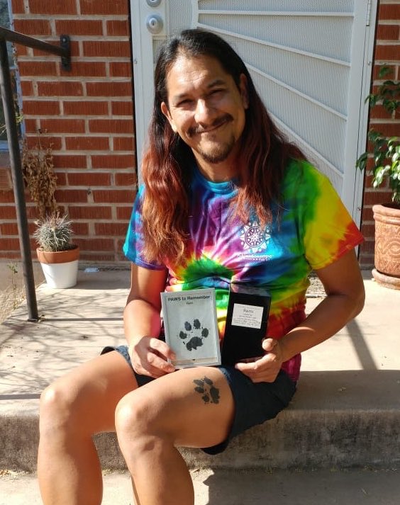 Sergio_concolor's tweet photo. June 5th is Remiโs birthday ๐ถ We celebrated his life w/ a photo copied from 2014, but diff. tie dye + new tattoo ๐พ Heโs missed everyday. Remi Avila-Neeley 2001 - 2015
#remi #travelingdog #retiredfieldagent #trackinginstructor #dogsofinstagram #dogsarefamily #dogsarepeopletoo https://t.co/HN905iWE8d
