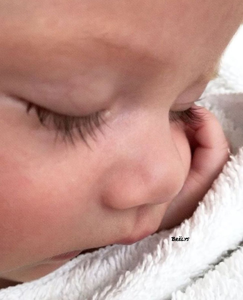 dosantoseloy's tweet photo. All the pretty stars shine for you, my love. 

One month of you, Little Angel. https://t.co/3xtVJMPoK3