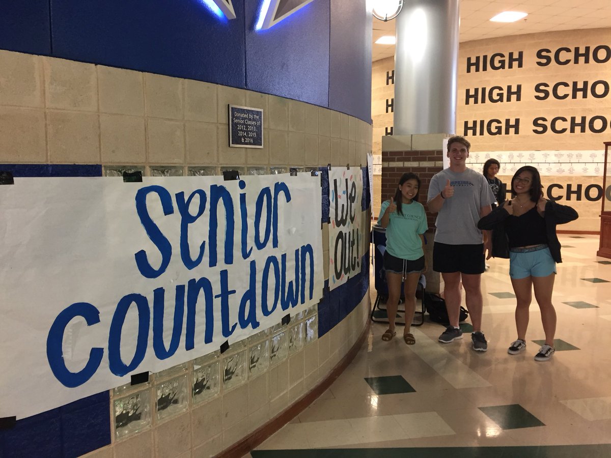 Hebron2018's tweet photo. Seniors Class Officers officially telling ALL seniors- we out!
Thanks to the officers for a fantastic year! Nhi, Chris, Rayan (not pictured) and Lindsey ❤️.

Good luck to all seniors in whatever paths your follow! https://t.co/1Kb0fqXDDq