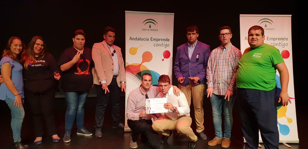 AfanasSCRT's tweet photo. Hoy #CreciendoJuntos en la Feria de #Emprendimiento celebrada en Chiclana (#ProgramaInnicia @EducaAnd), agradecer a @soniagaya1 y @remepalma por vuestra visita y apoyo.
Además hemos recibido el 2º premio del concurso de vídeo experiencias "Show What You Do". Seguimos Creciendo https://t.co/I6UoTajQM0
