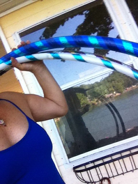 AmeriCannaBlunt's tweet photo. Hooping and cannabis help me keep control of what I've dubbed a #4Stepmonkcheck . Best not judge angelic ways unless you can imagine in full spectrum light . #PTSD can be powerful . I trust The Gov can appreciate more weed in US All. Fit after 50 is fun like a kid #ChulaHoopBody https://t.co/7bv4MFynX9