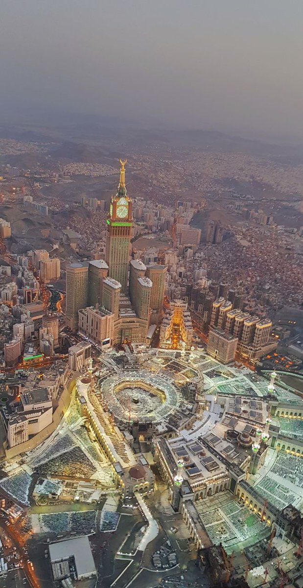 jablmana's tweet photo. صور جوية رائعة للغروب فوق الحرم المكي  #مكة_المكرمة
#السعودية 
⬇🤲 سبحان الله العظيم https://t.co/aeXBRTzerF