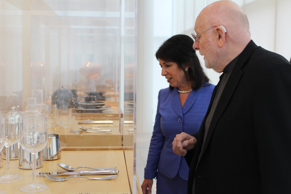 CherylDinolfo's tweet photo. I had a wonderful time touring the world famous @VignelliCenter at @RITtigers campus yesterday. Both Massimo &amp; Lella Vignelli were visionaries during their time, creating designs for @MTA, @AmericanAir, and @bloomingdales. What a great institution we have right here in #ROC! https://t.co/NvYrlK6rpc