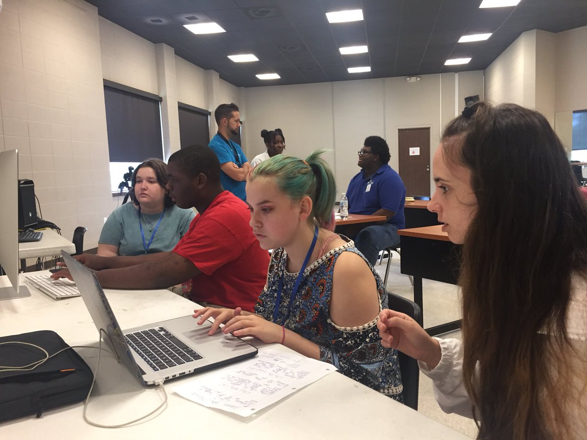 MHS Diamond Dolls tweet media