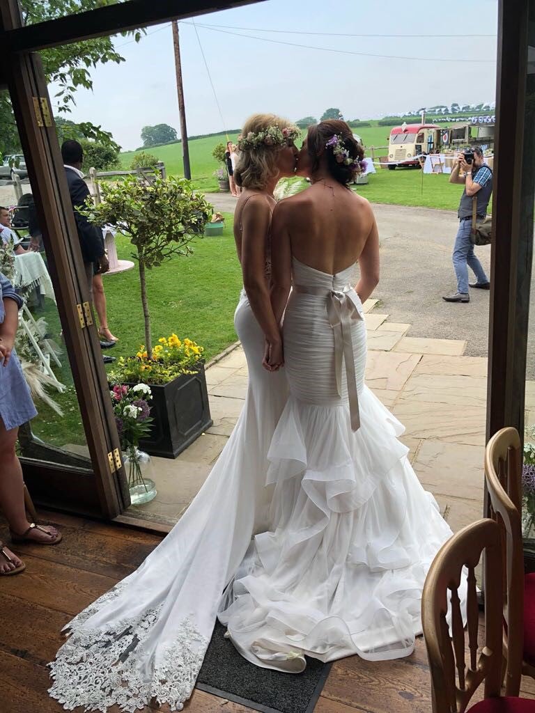 Our beautiful bride Hayley in <a href="/MikaellaBridal/">Mikaella Bridal</a> 😍👰🏻 

#weddingdress #bride