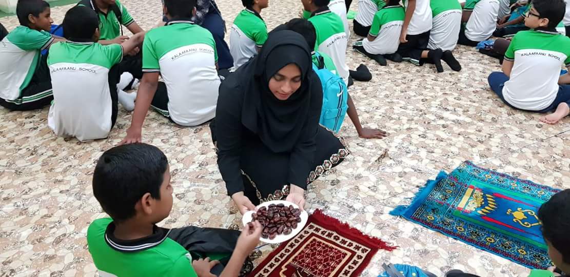 MaradhooSchool's tweet photo. RT @kalaafaanu_mv: Students Iftaar 1439.
#Religioustalk #MagribPrayer #Breakfasting
#ZeroPlasticIftar #Farukoe #Worldoceanday2018
@EducationMV @aishathshiham @UfaaMv @rah8121 https://t.co/ro4Rucf1E2