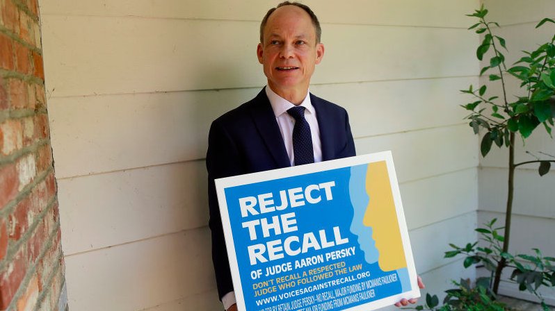 Deadspin's tweet photo. California voters boot judge who sentenced Brock Turner to only six months in Stanford rape case: https://t.co/Z8gtug6smk https://t.co/ILU3e00iUY
