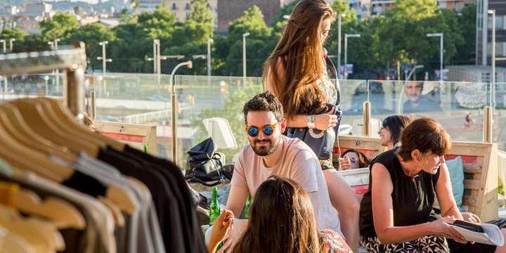 ¡No hagas planes para este sábado! Te invitamos al LCI Barcelona Market en la terraza del <a href="/Twentytuhostel/">TWENTYTU HOSTEL BCN</a>. Podrás comprar prendas de <a href="/manuel_bolano/">Bolaño</a>, <a href="/KRobustella/">krizia robustella</a>, <a href="/SSICANDPAUL/">SSIC AND PAUL</a>, #AnastasiyaStepanenko y Domingo Rodríguez (#Dominnico). Info: goo.gl/wuKXdW.