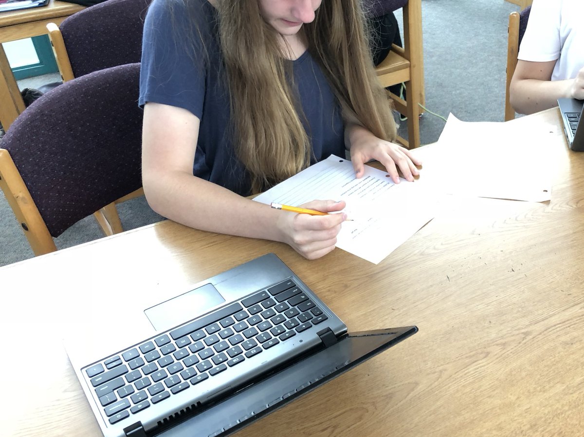 TStewartBMS's tweet photo. Thesis paper crunch time for 8th graders! Doing some peer editing and putting the finishing touches on our thesis papers before they are due on Friday! #MTPSPride #DolphinPride https://t.co/yrN9bY0fnW
