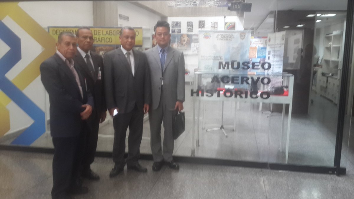 CicpcAcervo's tweet image. Visita del consul japones NAOYUKI AMANO  junto al director nacional CICPC DOUGLAS RICO,  Comisario General Raul Ramirez Pinto y el Comisario General Orlando Medina jefe del museo historico