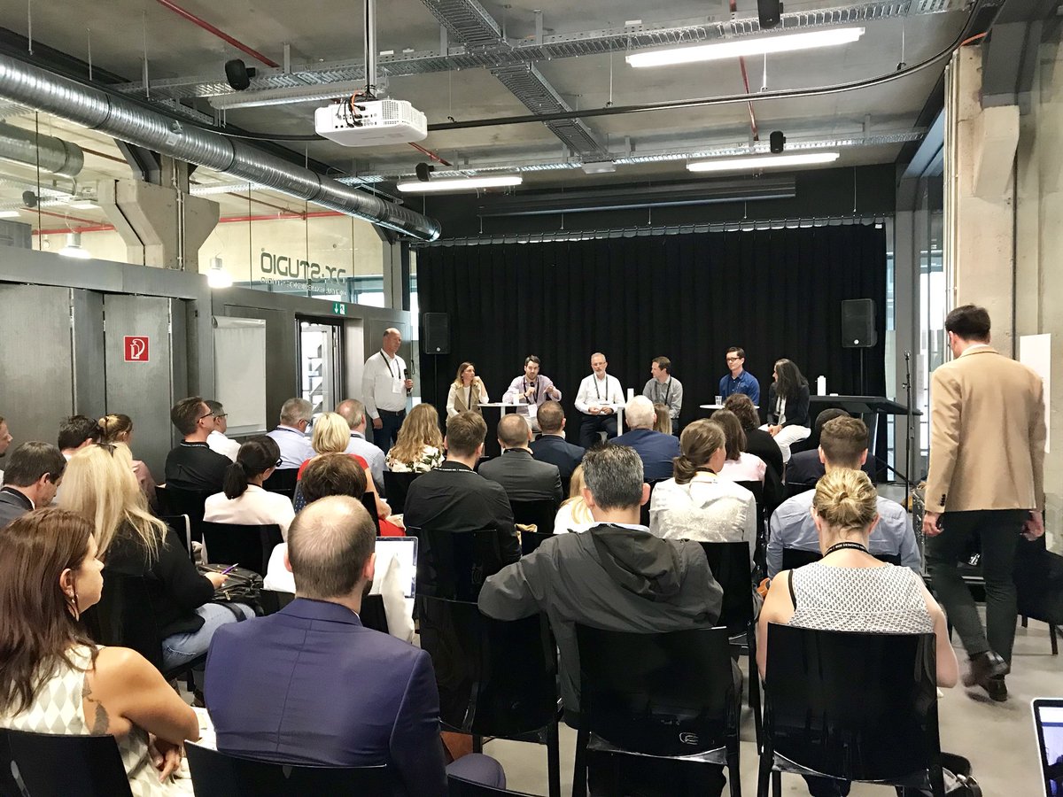jannetdejong's tweet photo. @LDrogendijk is doing a great job on moderating the session on startup-corporate engagement. @EUBIC https://t.co/oBXEQIRoGP