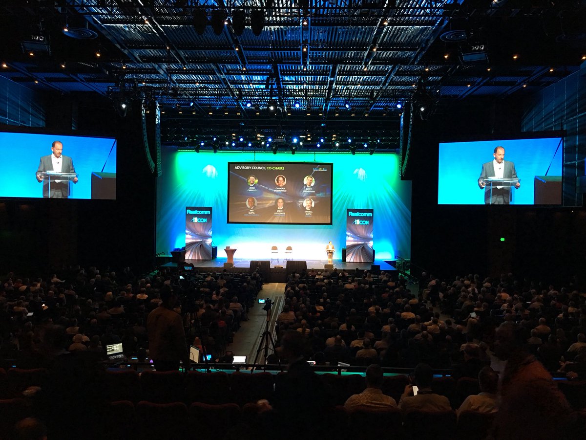 WorkTechWork's tweet photo. This is what it looks like when the most influential leaders in #CREtech gather to solve the #2cold2hot problem today with the technology of the future at @REALCOMMtweet #IBCon18 #Realcomm18 #smartbuilding #IoT https://t.co/teib1QmTGd