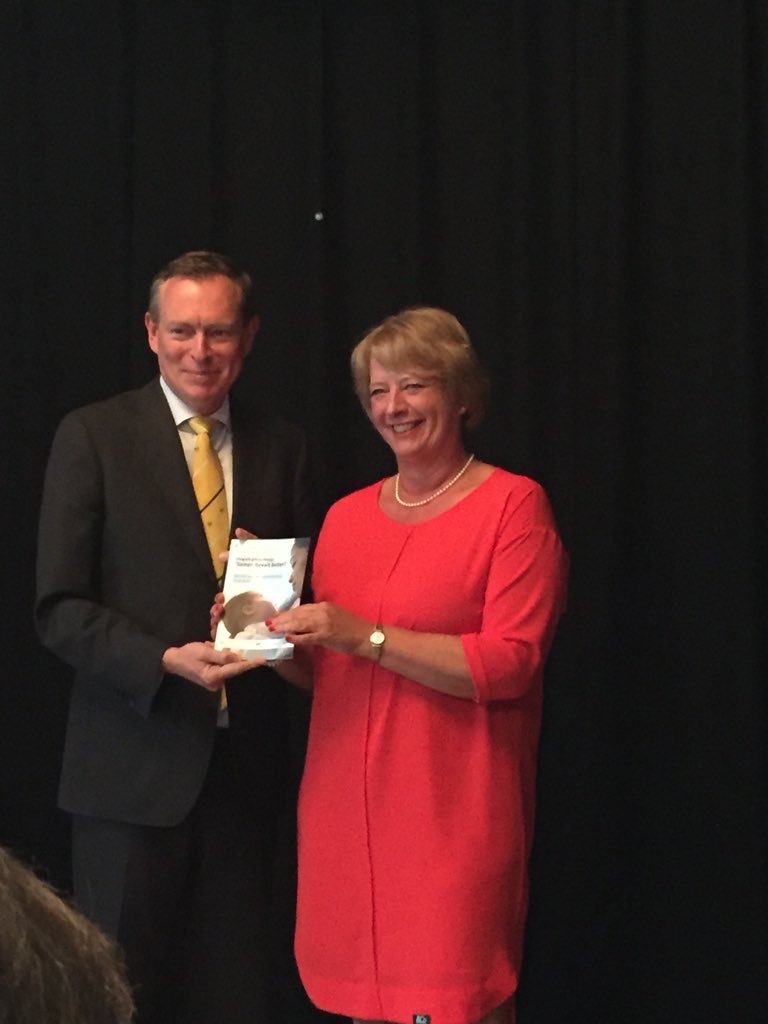 Minister Bruins neemt de preventieagenda Geboortezorg in ontvangst van Geri Bonhof, <a href="/CPZ/">cpz</a>. Pleit voor proactieve preventie gezamenlijke aanpak door vele partijen waaronder <a href="/jeugdartsen/">AJN Jeugdartsen</a>