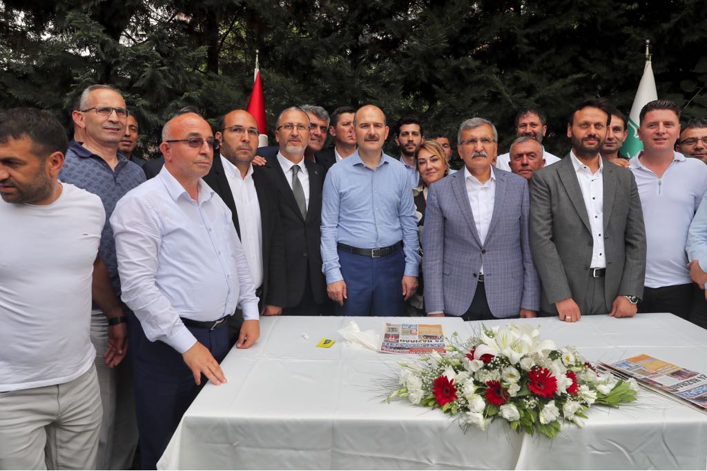 suleymansoylu's tweet photo. Zeytinburnu İşadamları Derneği'nde işadamlarımızla bir aradayız https://t.co/1QOBssl6iH