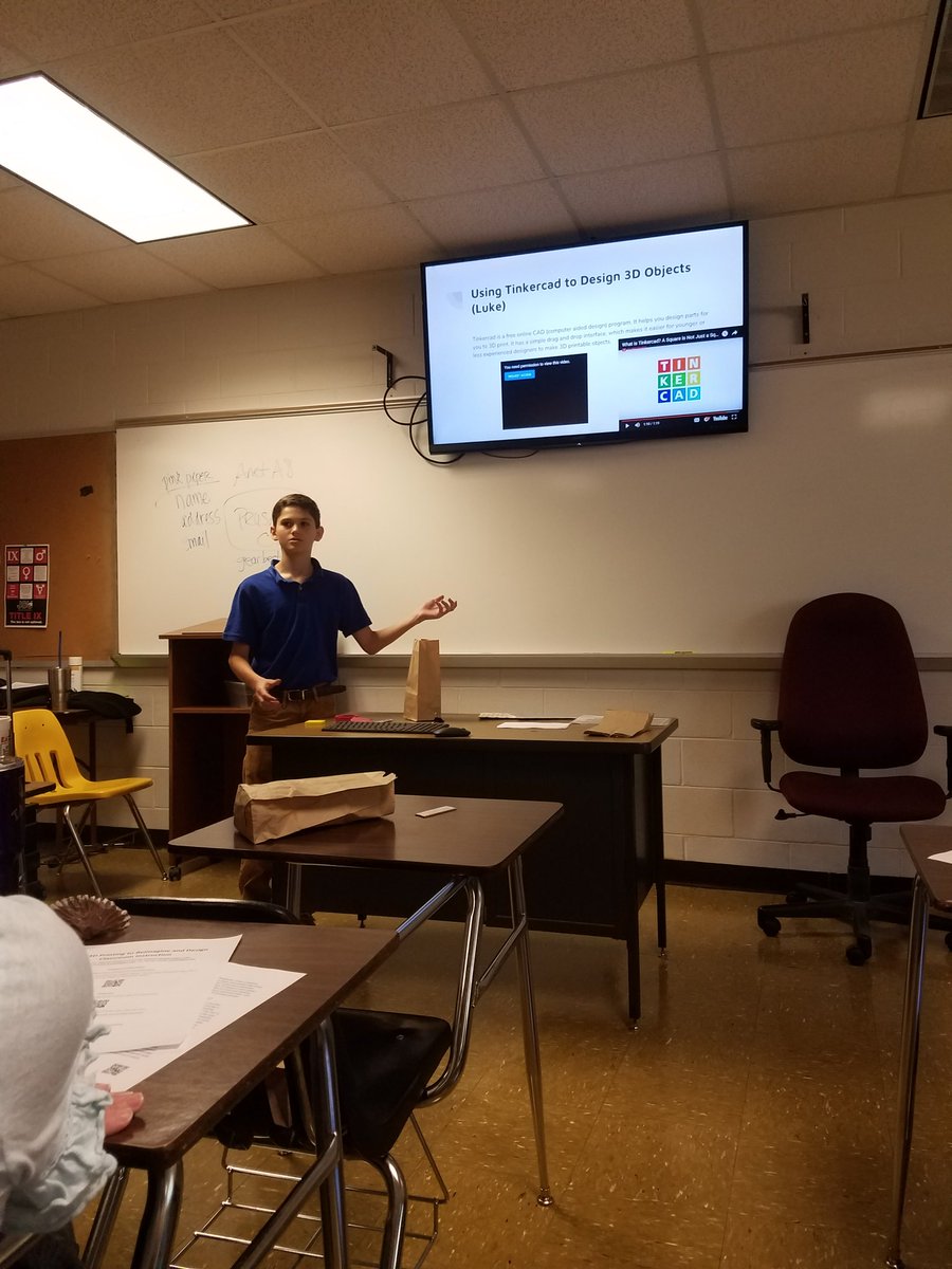 webjenkins's tweet photo. My instructor for this morning's session on 3D printing! Great job Luke! #COREacademy2018 @JSUCORE https://t.co/CdStEr7W8l