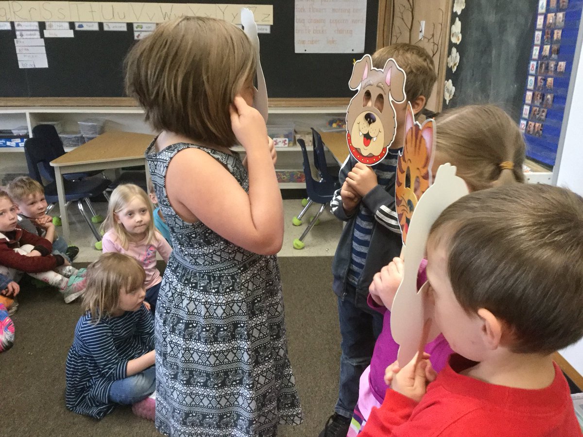 WPSKindersRoom4's tweet photo. Little Red Hen https://t.co/9C42moK4wy