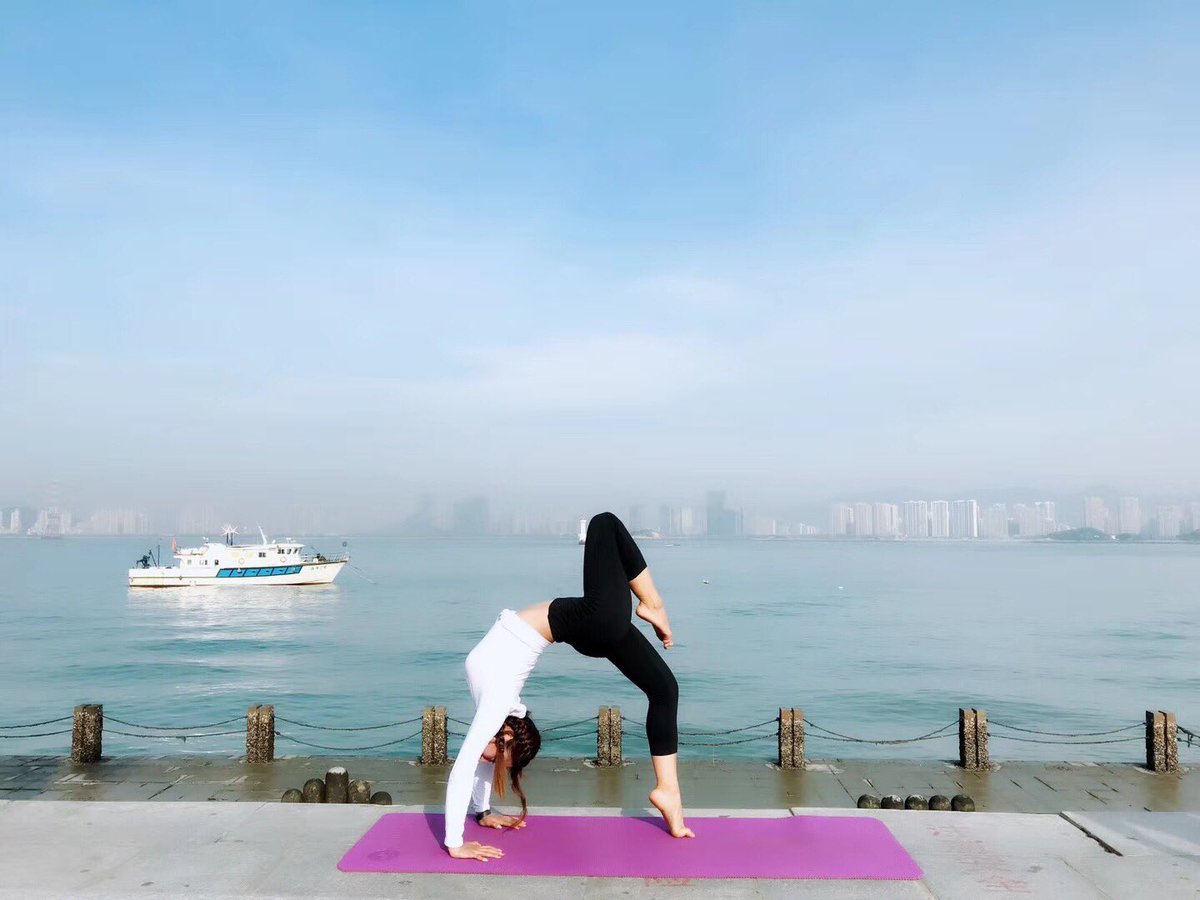 luoxiaobei's tweet photo. I have been working hard and learning yoga every day. https://t.co/Uyhyw2Z8v7