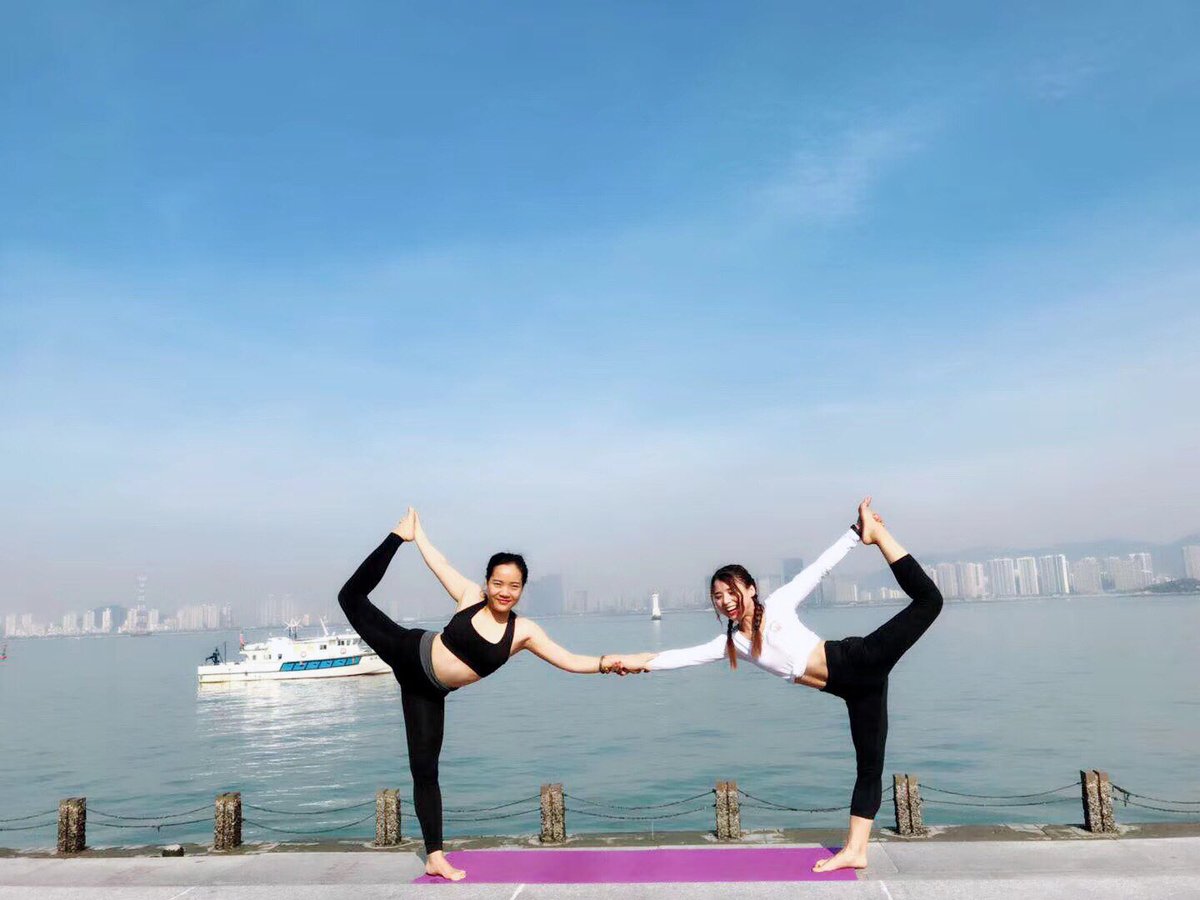 luoxiaobei's tweet photo. I have been working hard and learning yoga every day. https://t.co/Uyhyw2Z8v7