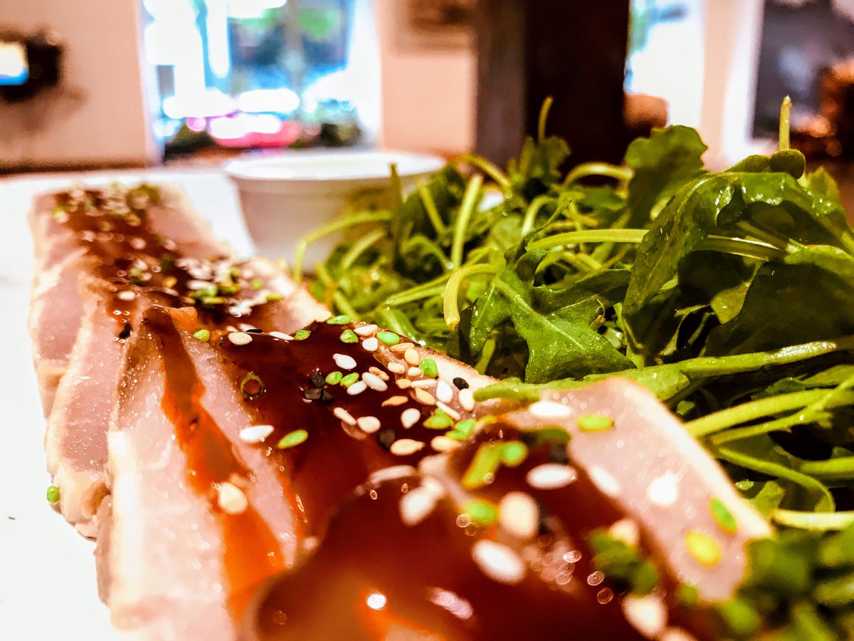 Delicioso TATAKI DE BONITO #cocina #sabor #tx #delicious #fish 🐟🐟🐟 #yummy #food #healthyfood #goodfood #product #calidad #foodie #foodporn #foodlover  #gastronomia #madrid #city #restaurante #txirimiri #disfrutando #igers #enjoy WE❤️YOU