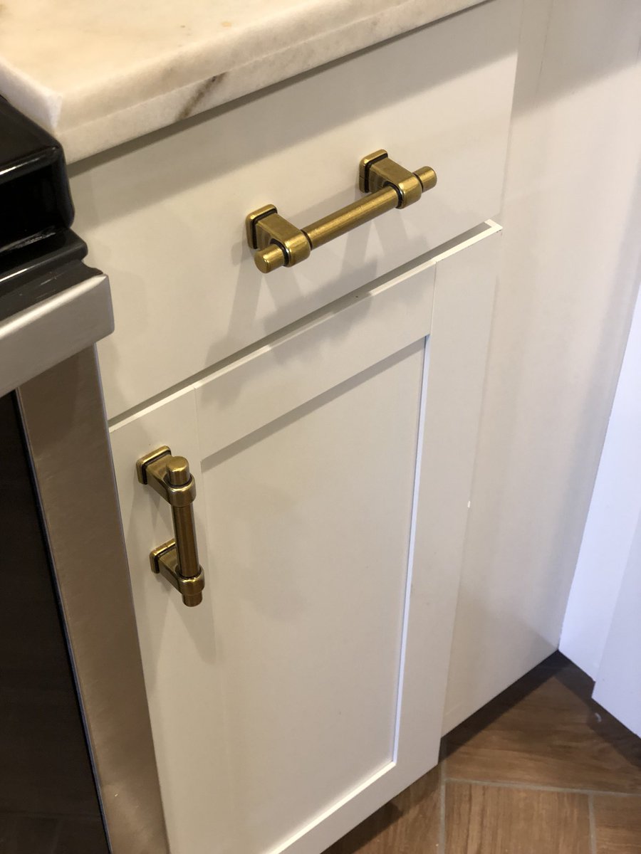 pillowsNcreate's tweet photo. Small kitchen remodel for a clients apartment. #renovation #kitchen #interiors #interiordesigner https://t.co/FePJki3lFM