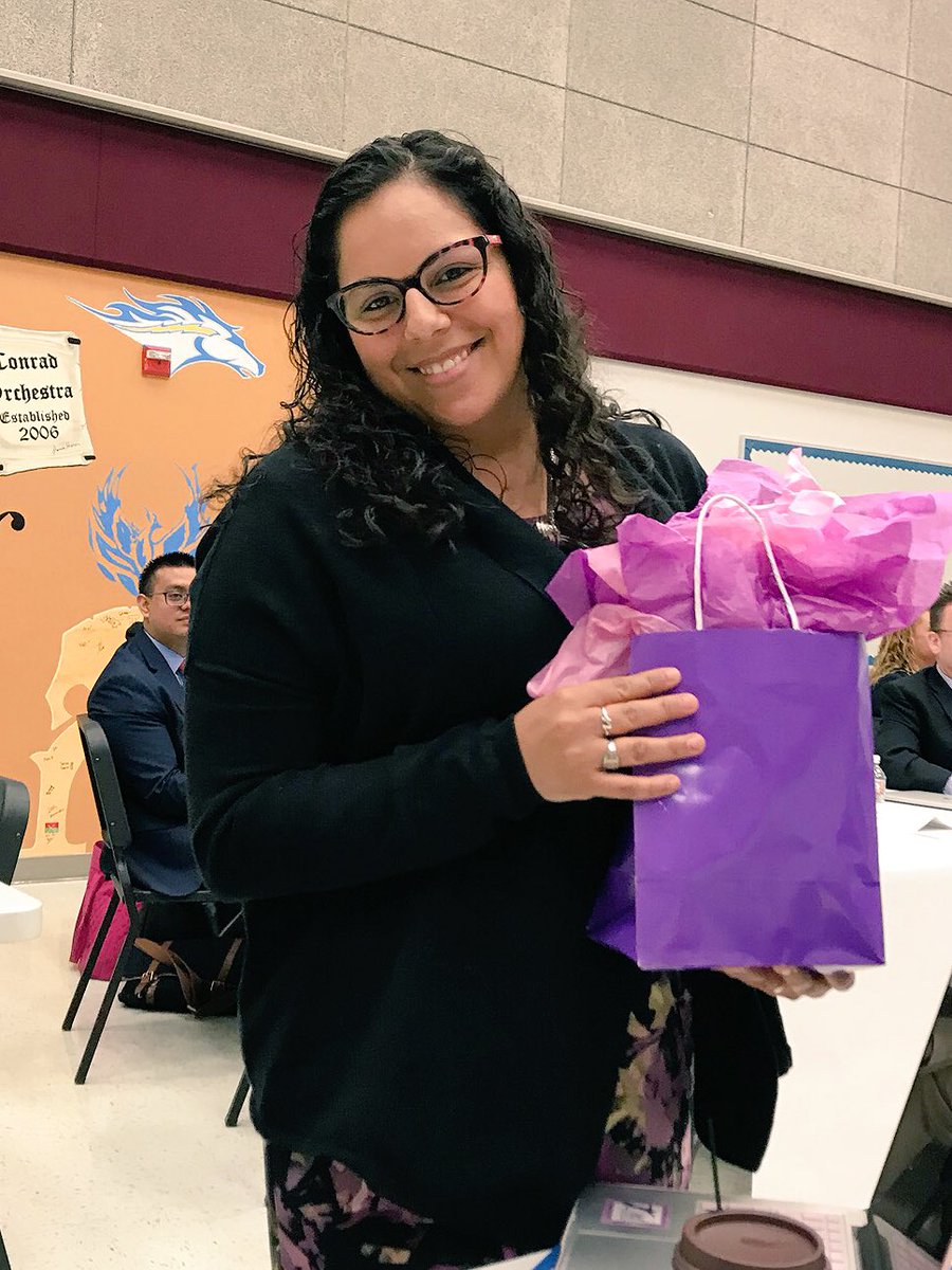 Adriana Gonzalez (adrisgz) Twitter