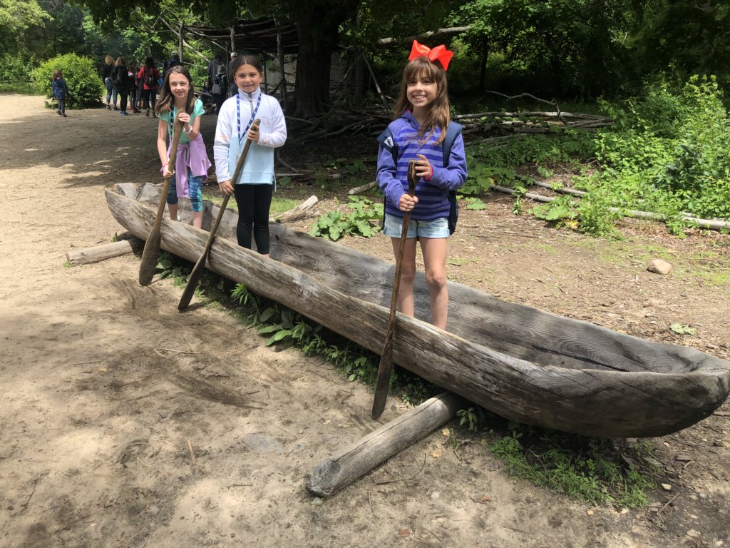 CaitJoblon's tweet photo. Plimouth Plantation to speak to Pilgrims about the voyage and natives about culture! #BulldogsInBoston https://t.co/zHX8ztYtWh