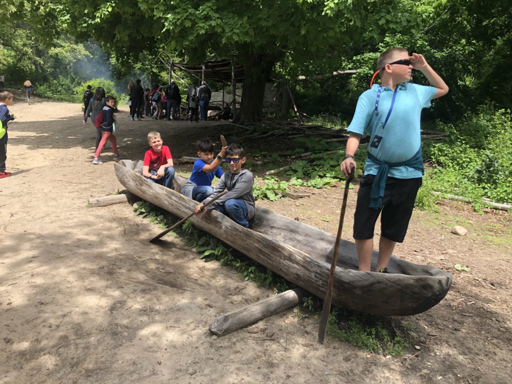 CaitJoblon's tweet photo. Plimouth Plantation to speak to Pilgrims about the voyage and natives about culture! #BulldogsInBoston https://t.co/zHX8ztYtWh