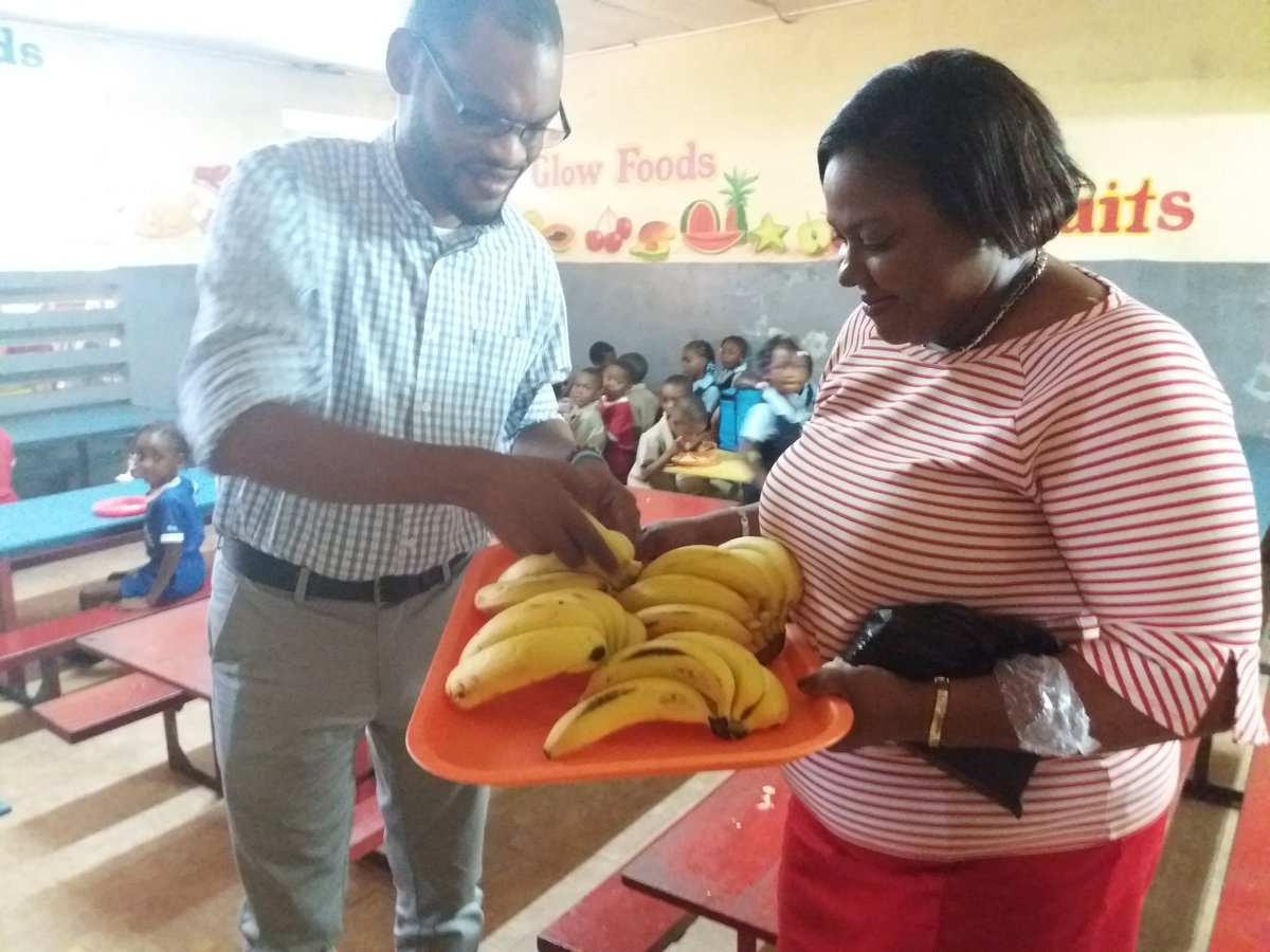 ECCJA's tweet photo. @RaymondPryce1 help us distribute bananas to the children of Boundbrook Infant School. #onecollege #manyopportunities @wedoagriculture #12StandardsMatter @tkmsingh @OatesMonique @btrutani https://t.co/Ei3yRQC2RN