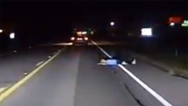 koat7news's tweet image. Car narrowly misses woman lying on Texas road dlvr.it/QWPDv4