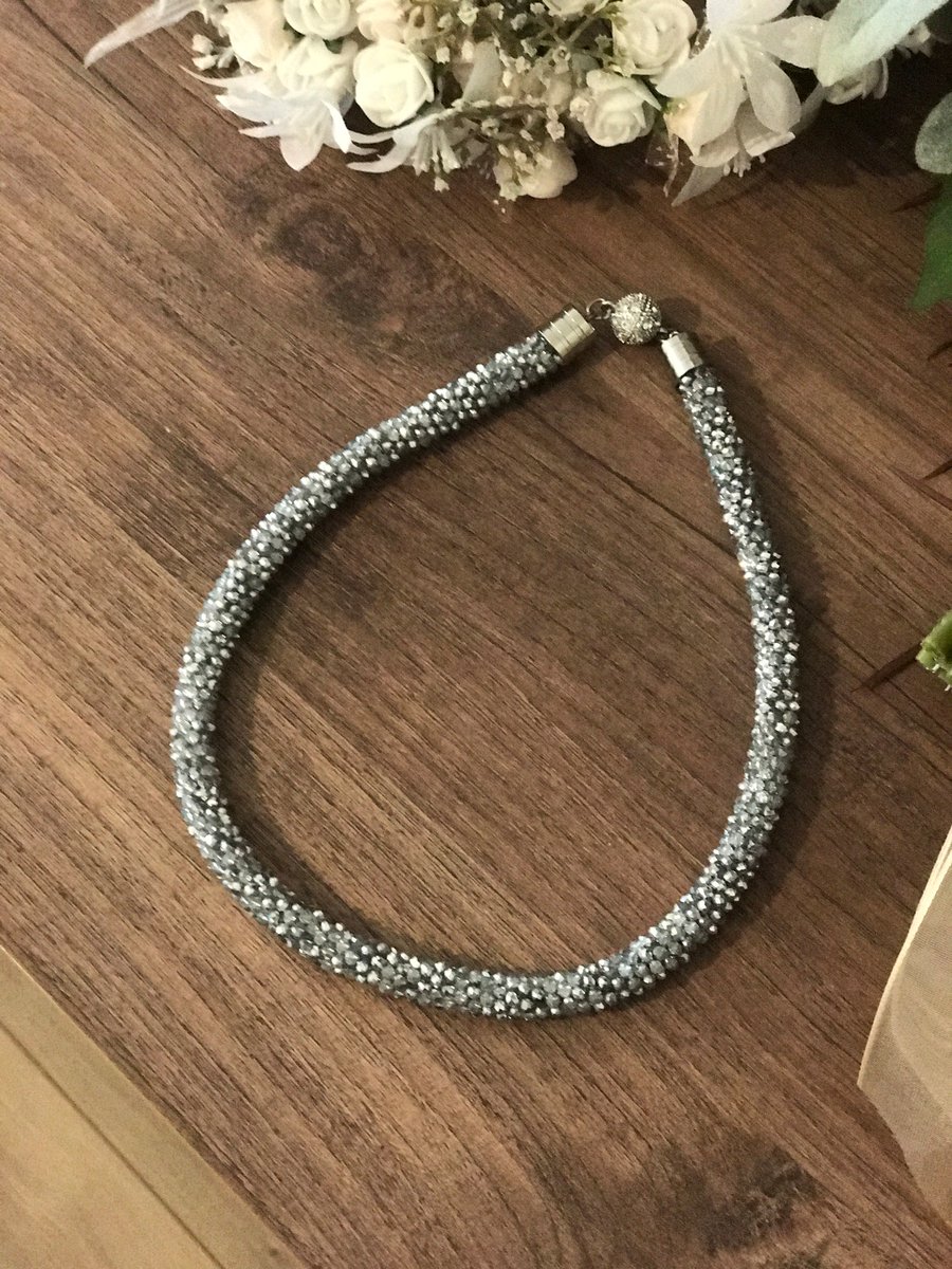 Yeni Modelimiz... :)
👉goo.gl/sfMQKb
#elyapimi,#handmade,#kristalboncuk,#kumboncuk,#hapishaneisi,#kolye,#taki,#accesorie,#accessories,#kolyeucu,#takı,#jewellery,#design,#designer,#boncuk,#bead,#elemeği,#bileklik,#wristband