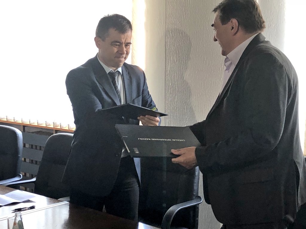 UNDPBiH's tweet photo. Proud to sign a 2 million BAM agreement with the Mayor of #Doboj to help build a new and disaster resistant #sanitationsystem for the city - better quality of life for more than 20,000 people! More info here: https://t.co/ftY6UelOUS https://t.co/SBiEGmJBjV