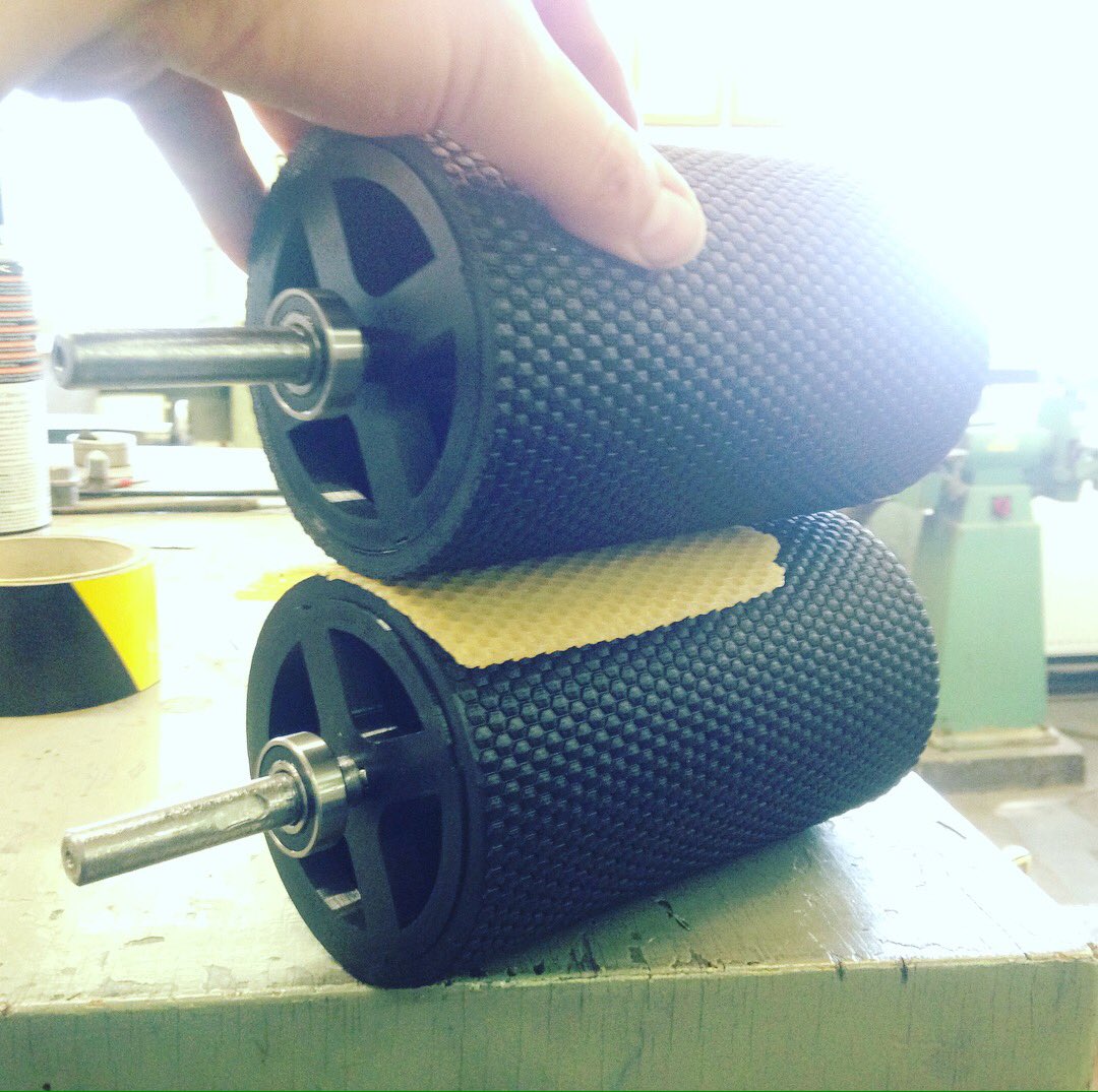 Bradac3D's tweet photo. Delší dobu jsem nic nepřidal. Výsledek 150 hodin tisku je hotový. Lis na mezistěny včelího vosku. I have not added anything for a long time. The 150 hour print result is complete. Press on bee wax partitions. #3dprinting #3dprint #bee #wax #complete #finish https://t.co/RNJeIZybJu