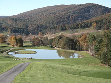 SenatorNation's tweet photo. Numerous golf courses are in the area for #SenatorNation to explore. The Elks Golf Club, located right in Elkins, and Canaan Valley Resort, about 45 minutes away, are just some of the many courses all within a short drive that contain breathtaking views #WhyWV https://t.co/iezasPmUv7