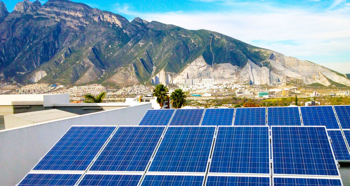 UNFCCC's tweet photo. Experts predict a further dramatic drop in the price of #solar energy this year of 34% compared to 2017 https://t.co/bZZ3q8Jam4 Falling prices can increase ambition to tackle #ClimateChange and help achieve the goals of the #ParisAgreement https://t.co/jKa2bc8nhw
